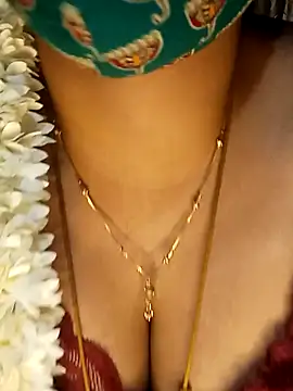 Snapshot of tuttifrutti17 chatting on February 25, 2025, 5:30 pm tuttifrutti17 online show from February 25, 2025, 5:30 pm