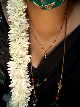 Snapshot of tuttifrutti17 chatting on February 17, 2025, 5:23 pm tuttifrutti17 online show from February 17, 2025, 5:23 pm