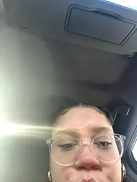 QueenNuttCollector online show from November 14, 2025, 1:59 pm