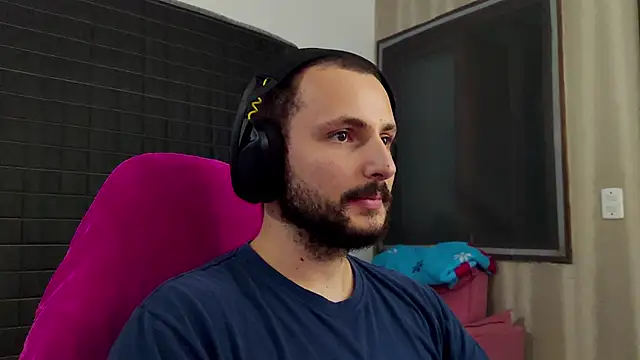 Snapshot of iurytx chatting on February 13, 2026, 10:43 pm iurytx online show from February 13, 2026, 10:43 pm