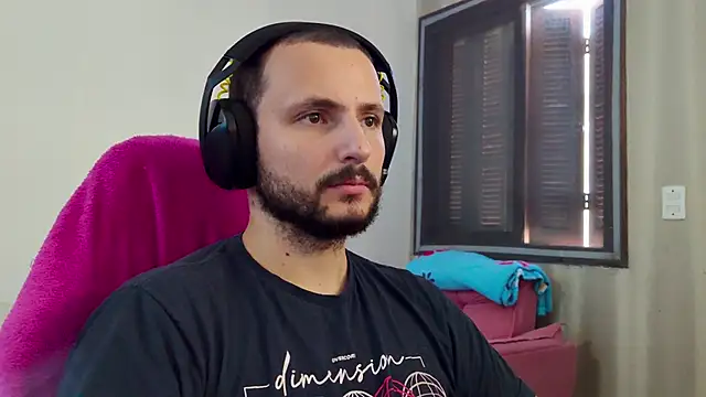 Snapshot of iurytx chatting on February 5, 2026, 12:01 pm iurytx online show from February 5, 2026, 12:01 pm