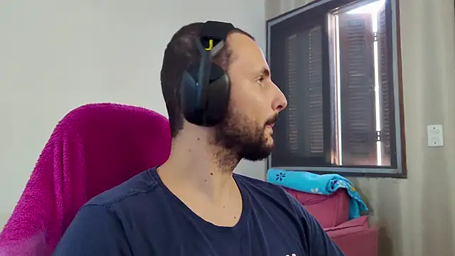 Snapshot of iurytx chatting on February 3, 2026, 12:10 pm iurytx online show from February 3, 2026, 12:10 pm