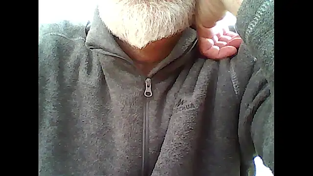 xcimeru online show from November 11, 2025, 3:07 pm