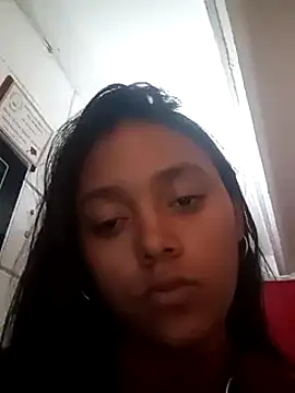 Chiara petterson online show from December 5, 2024, 4:04 am