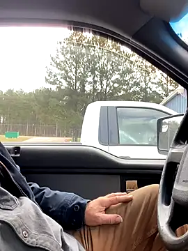 Snapshot of Themechanic420 chatting on December 4, 2024, 2:53 pm Themechanic420 online show from December 4, 2024, 2:53 pm