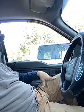 Snapshot of Themechanic420 chatting on December 19, 2024, 8:13 pm Themechanic420 online show from December 19, 2024, 8:13 pm