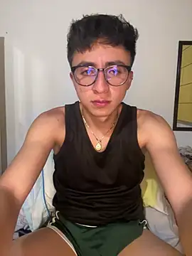 Snapshot of CamiRojas_boy chatting on May 23, 2026, 4:00 am CamiRojas boy online show from May 23, 2026, 4:00 am