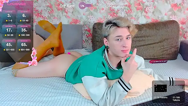 Snapshot of _YummyTony_ chatting on January 14, 2025, 6:24 am YummyTony online show from January 14, 2025, 6:24 am