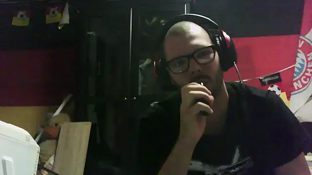 Die-geile-Sau online show from October 27, 2025, 8:54 pm