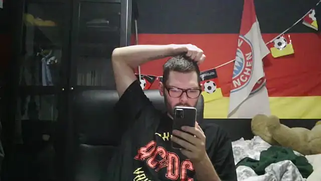 Snapshot of Die-geile-Sau chatting on February 24, 2026, 9:15 pm Die-geile-Sau online show from February 24, 2026, 9:15 pm