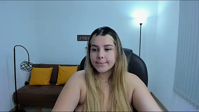 camiilaa1 online show from February 7, 2025, 7:40 am