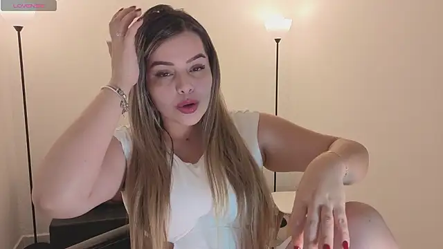 Snapshot of camiilaa1 chatting on February 27, 2026, 12:11 am camiilaa1 online show from February 27, 2026, 12:11 am