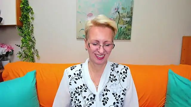 iamyourdream89 online show from November 21, 2025, 3:22 pm