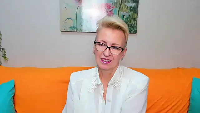 iamyourdream89 online show from December 3, 2025, 9:09 am