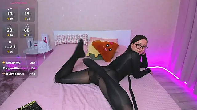 Snapshot of Monica_Blair chatting on March 18, 2025, 2:17 pm Monica Blair online show from March 18, 2025, 2:17 pm