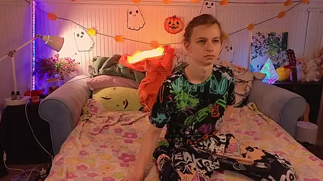 Snapshot of Frank_Fraer chatting on November 8, 2025, 7:56 am Frank Fraer online show from November 8, 2025, 7:56 am