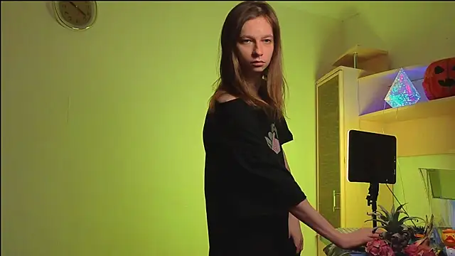 Frank Fraer online show from April 18, 2026, 9:15 pm