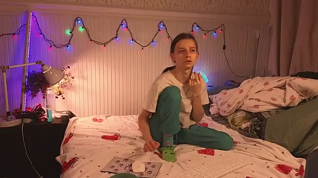 Frank Fraer online show from December 2, 2025, 8:10 pm