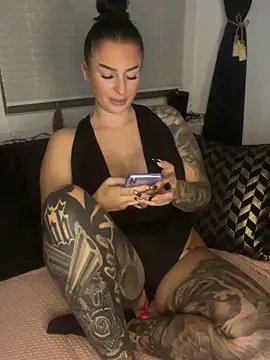 Snapshot of Mia-Bremer chatting on January 5, 2025, 7:39 pm Mia-Bremer online show from January 5, 2025, 7:39 pm