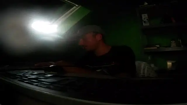 capoloveu online show from September 11, 2025, 5:13 pm