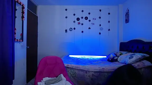 pinky violeta online show from March 7, 2025, 11:29 am