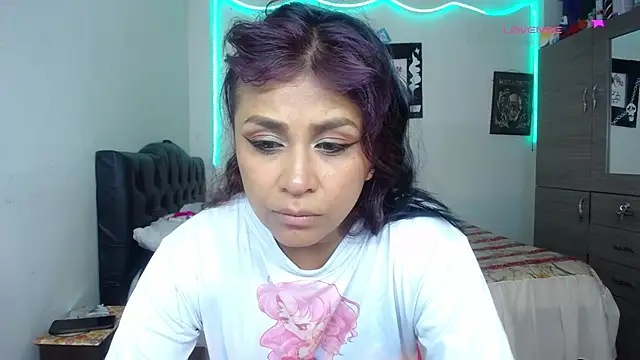 Snapshot of pinky_violeta chatting on April 6, 2026, 1:12 pm pinky violeta online show from April 6, 2026, 1:12 pm