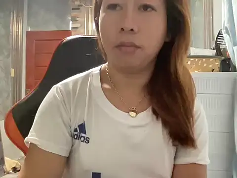 Snapshot of UrLove_Marga chatting on May 16, 2026, 11:04 pm UrLove Marga online show from May 16, 2026, 11:04 pm