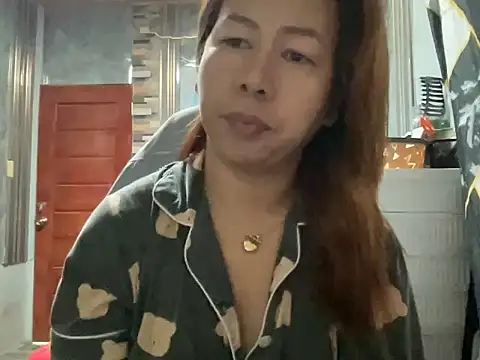 Snapshot of UrLove_Marga chatting on April 27, 2026, 9:57 pm UrLove Marga online show from April 27, 2026, 9:57 pm