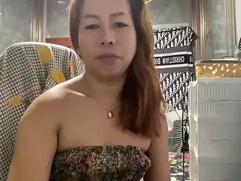 Snapshot of UrLove_Marga chatting on May 10, 2026, 10:22 pm UrLove Marga online show from May 10, 2026, 10:22 pm