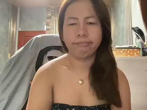 Snapshot of UrLove_Marga chatting on July 1, 2026, 9:59 pm UrLove Marga online show from July 1, 2026, 9:59 pm