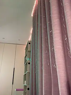 Alina Vibe Me online show from November 26, 2025, 11:38 pm