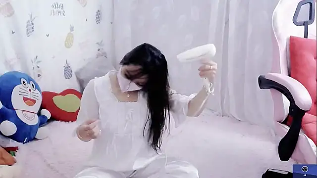 -R-Mai- online show from December 5, 2024, 2:28 pm