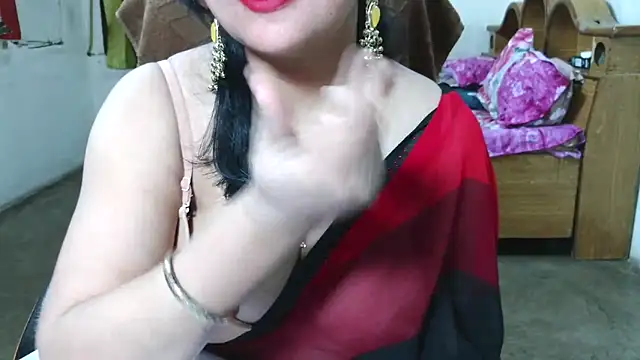 Cute Mahi22 online show from May 16, 2026, 6:56 am