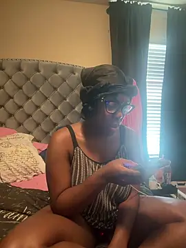 Snapshot of TrueeFantasee chatting on November 23, 2025, 4:39 pm TrueeFantasee online show from November 23, 2025, 4:39 pm