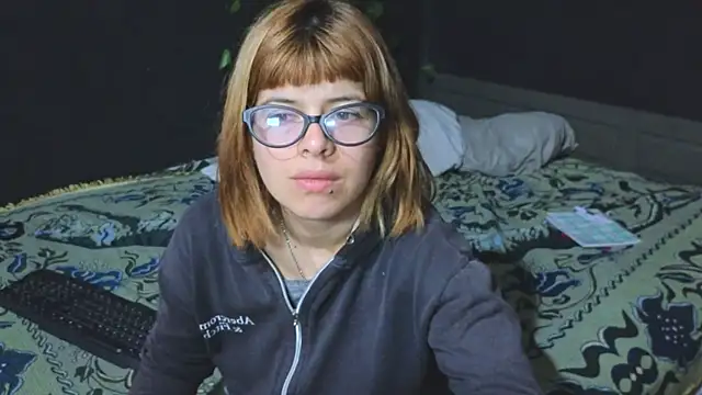 Carlafoxxx online show from November 12, 2025, 2:21 pm