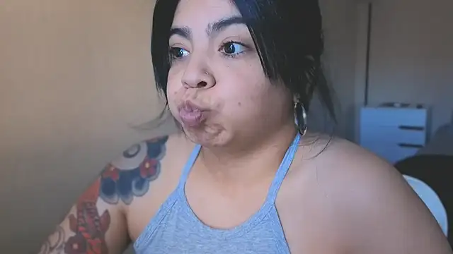 kimmiakiss22 online show from March 21, 2025, 11:23 pm