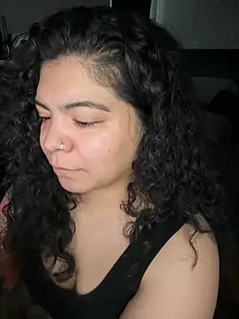 kimmiakiss22 online show from July 7, 2026, 7:39 pm