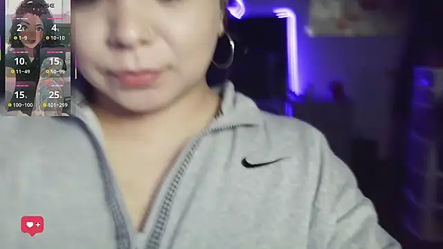 kimmiakiss22 online show from May 2, 2026, 3:01 am