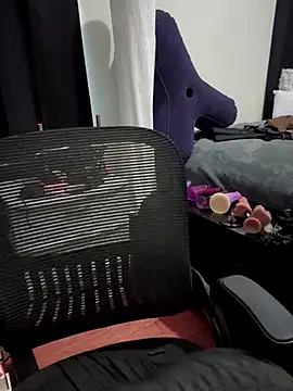 kimmiakiss22 online show from October 11, 2025, 8:21 pm