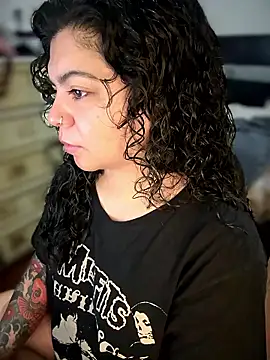 kimmiakiss22 online show from January 14, 2026, 8:34 pm