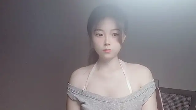 VaerySaenz online show from March 23, 2025, 6:05 am