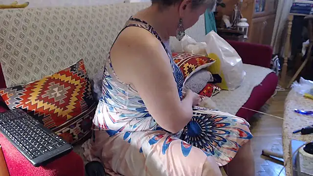Snapshot of zarinafonliberman chatting on May 11, 2026, 2:45 pm zarinafonliberman online show from May 11, 2026, 2:45 pm