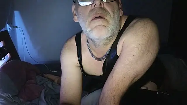 Snapshot of Tom010277 chatting on December 1, 2024, 8:14 pm Tom010277 online show from December 1, 2024, 8:14 pm