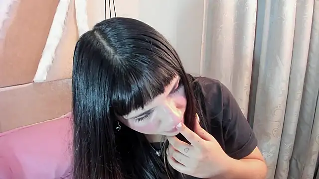 xhinata hyugax online show from October 15, 2025, 11:35 pm