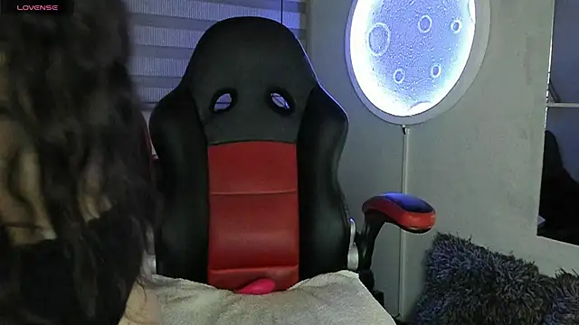 natasha logan  online show from February 27, 2026, 4:34 am