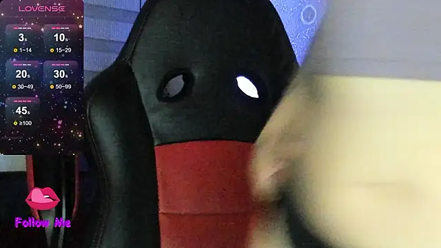 natasha logan  online show from January 17, 2026, 4:27 am