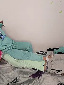 catire2323 online show from October 10, 2025, 3:02 pm