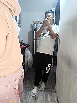 Snapshot of catire2323 chatting on March 18, 2026, 12:25 am catire2323 online show from March 18, 2026, 12:25 am