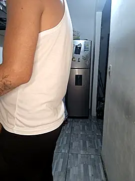 Snapshot of catire2323 chatting on March 13, 2026, 1:21 am catire2323 online show from March 13, 2026, 1:21 am