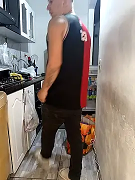 Snapshot of catire2323 chatting on April 15, 2026, 1:55 am catire2323 online show from April 15, 2026, 1:55 am